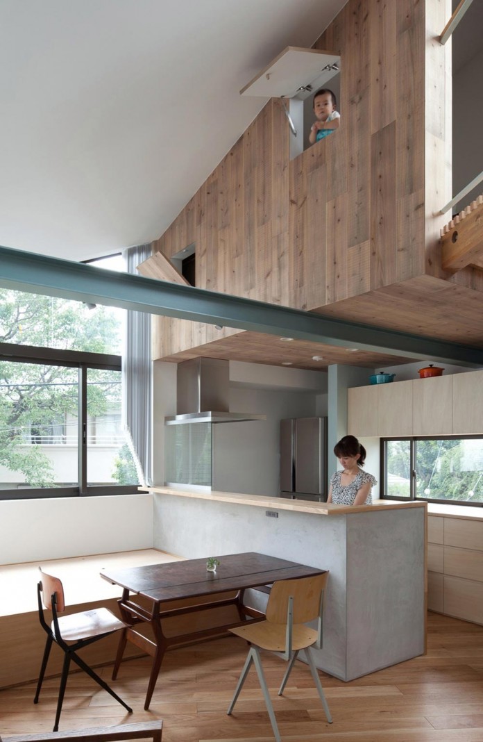 Small-House-with-Floating-Treehouse-by-Yuki-Miyamoto-Architect-11