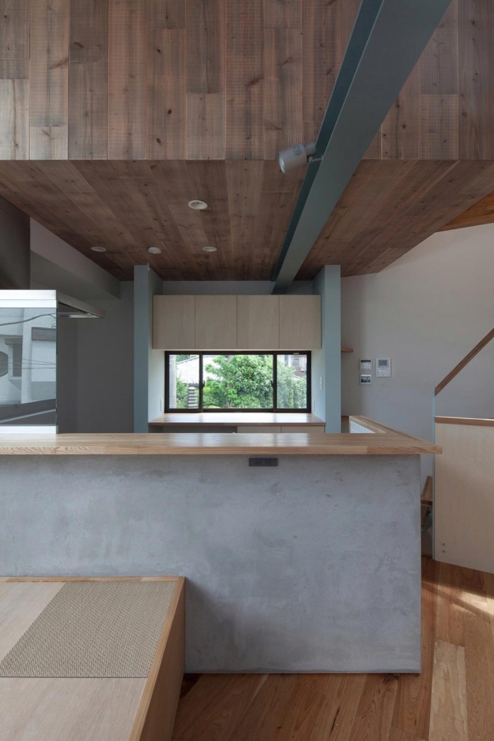 Small-House-with-Floating-Treehouse-by-Yuki-Miyamoto-Architect-12