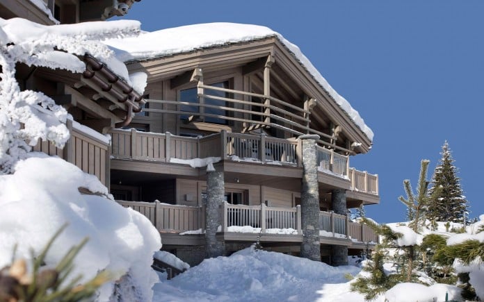 Sophisticated,-technically-savvy-and-gorgeous-Panmah-Chalet-in-Courchevel-01