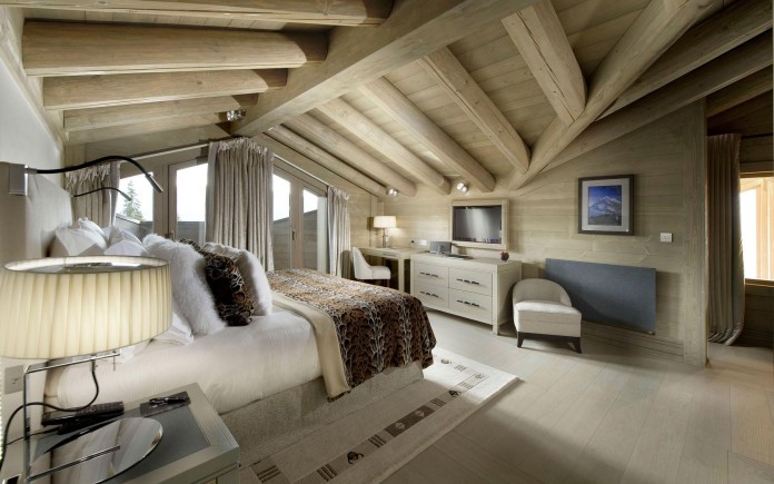 Sophisticated,-technically-savvy-and-gorgeous-Panmah-Chalet-in-Courchevel-08