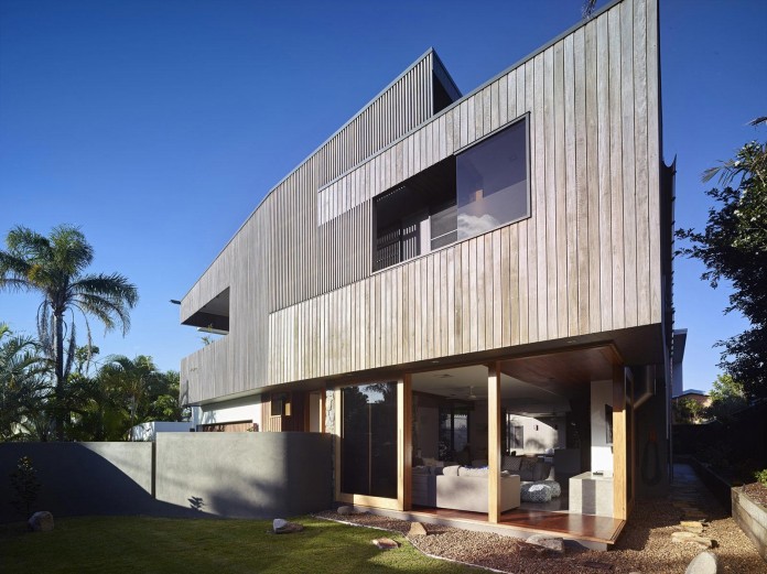 Sunshine-Beach-House-by-Shaun-Lockyer-Architects-02