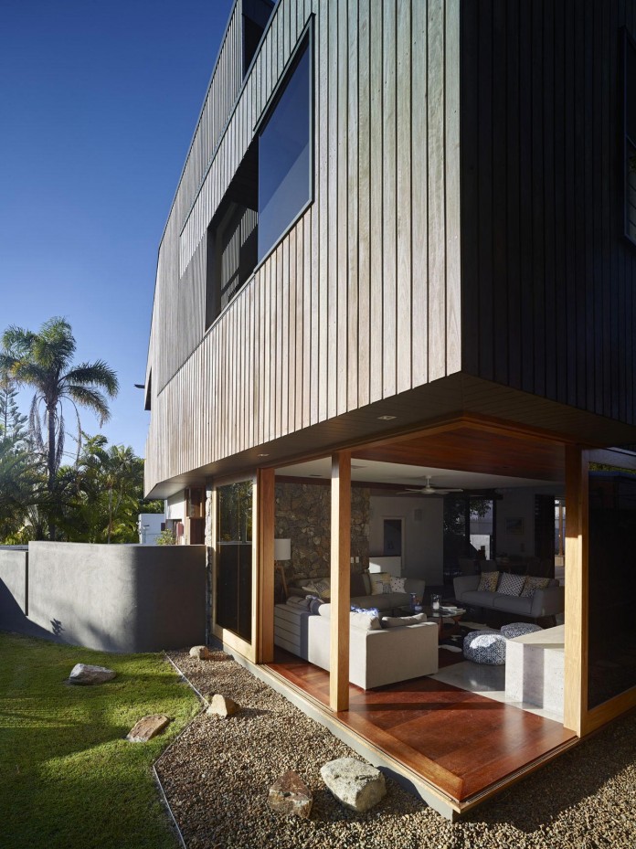 Sunshine-Beach-House-by-Shaun-Lockyer-Architects-03