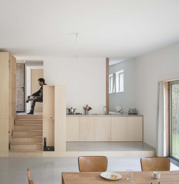 1-story-small-and-simple-wood-jjs-m-house-by-atelier-mima-11