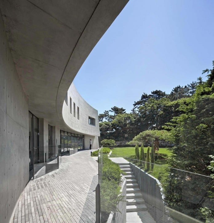 Concrete-Ultramodern-Sondo-House-in-South-Korea-by-architect-K-02