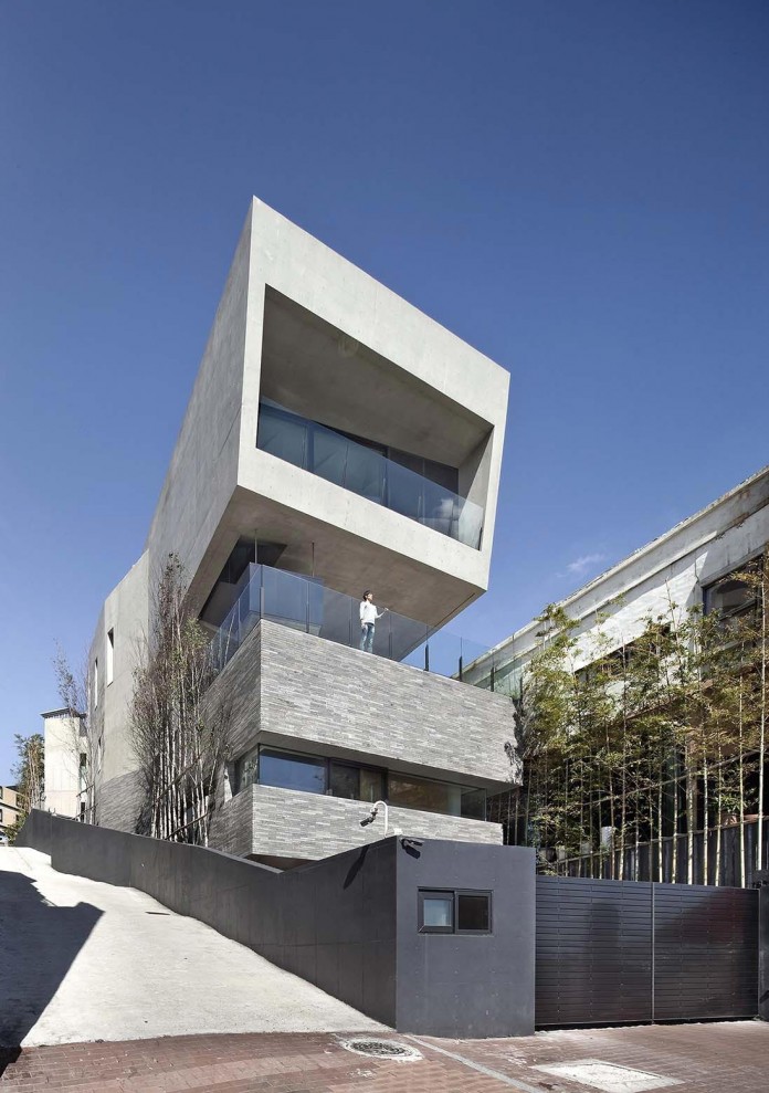 Concrete-Ultramodern-Sondo-House-in-South-Korea-by-architect-K-03