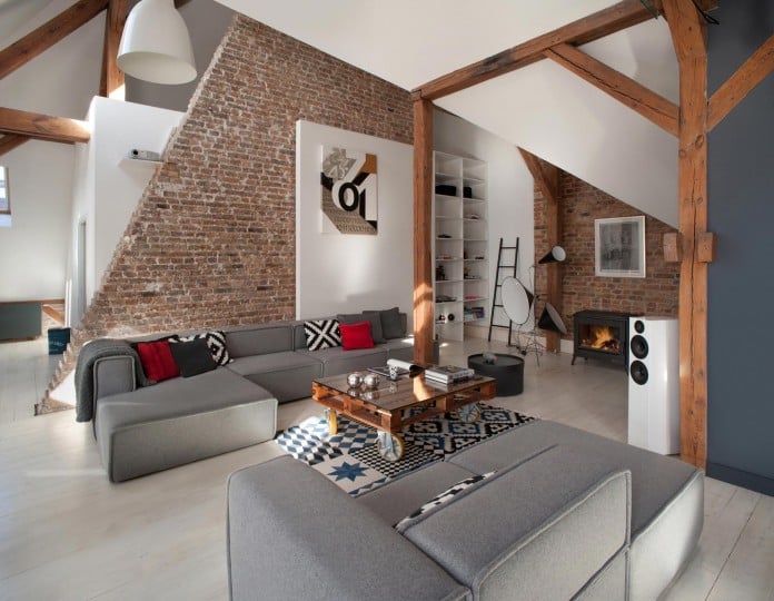 Contemporary-Attic-Apartment-in-the-Poznan-City-Center-by-Cuns-Studio-02