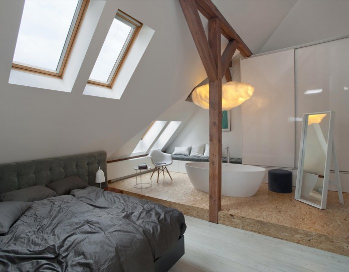 Contemporary-Attic-Apartment-in-the-Poznan-City-Center-by-Cuns-Studio-05