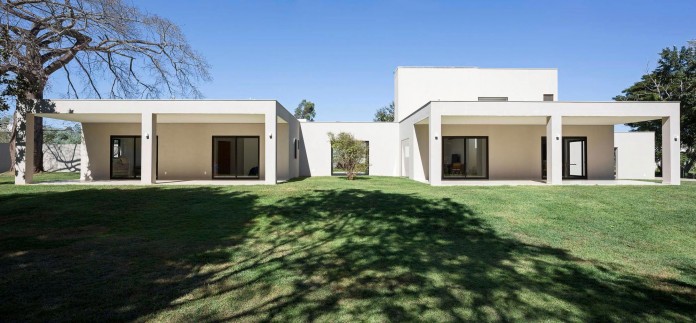 Contemporary-Paineira-House-by-Bloco-Arquitetos-09