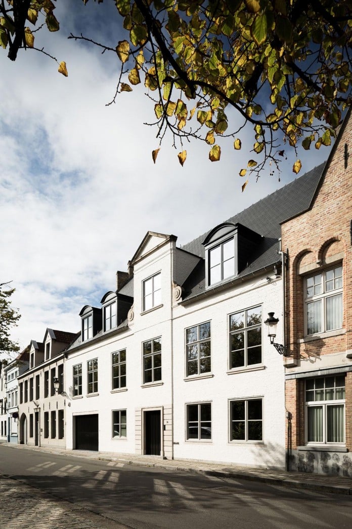 Elegant-Project-L-Townhouse-in-Belgium-by-JUMA-Architects-01