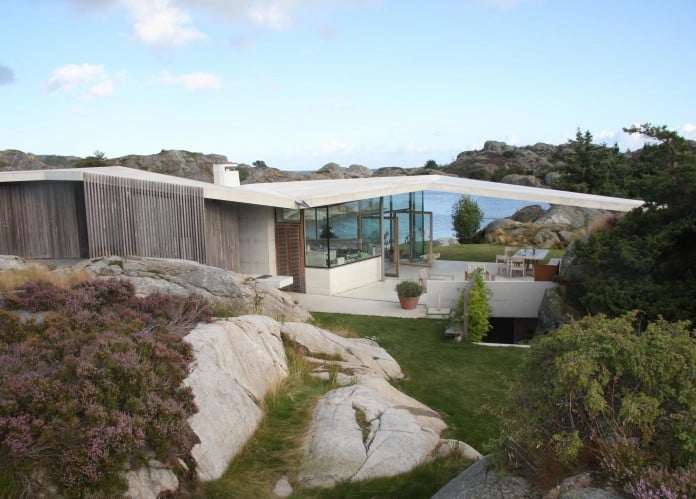 Lyngholmen-Residence-with-magnificent-ocean-views-by-Lund-Hagem-05