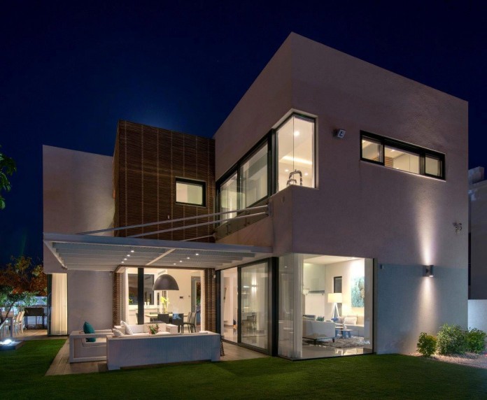 Minimalist-Home-in-Bat-Hadar-by-BLV-Design-Architecture-16