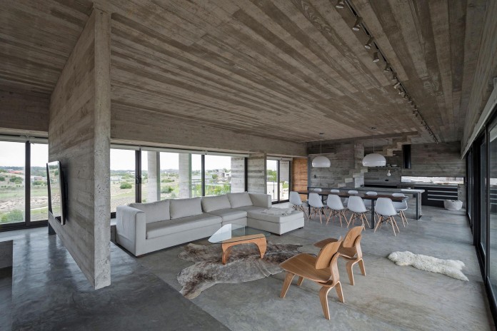 Modern-Concrete-Golf-House-by-Luciano-Kruk-Arquitectos-08
