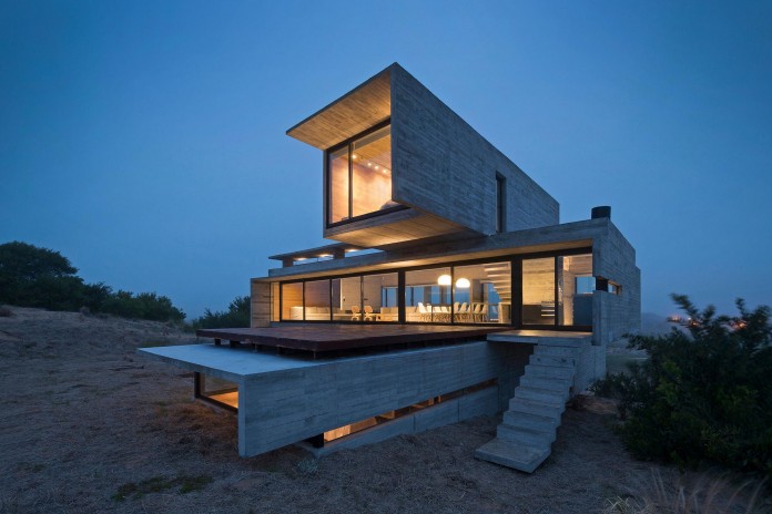 Modern-Concrete-Golf-House-by-Luciano-Kruk-Arquitectos-17