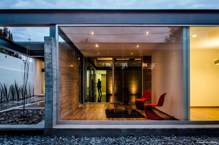 One-Story-Contemporary-TCH-House-by-Arkylab-03
