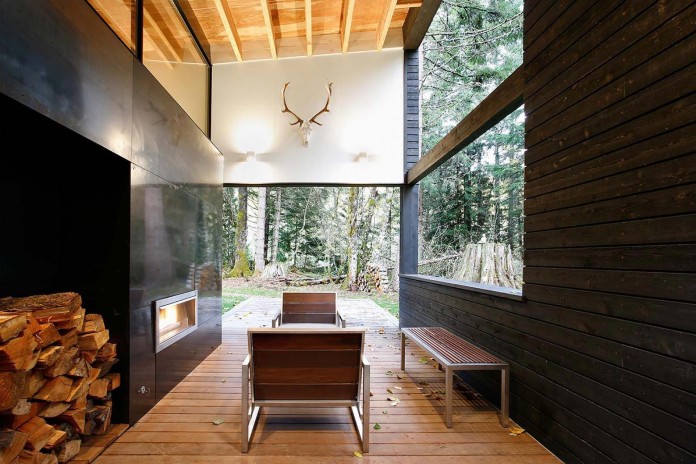 Small-Courtyard-House-on-White-River-by-Robert-Hutchison-Architect-15