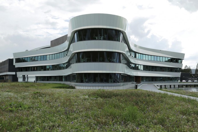 Tetra-Office-Building-for-the-Research-Institute-Deltares-by-Jeanne-Dekkers-Architectuur-15