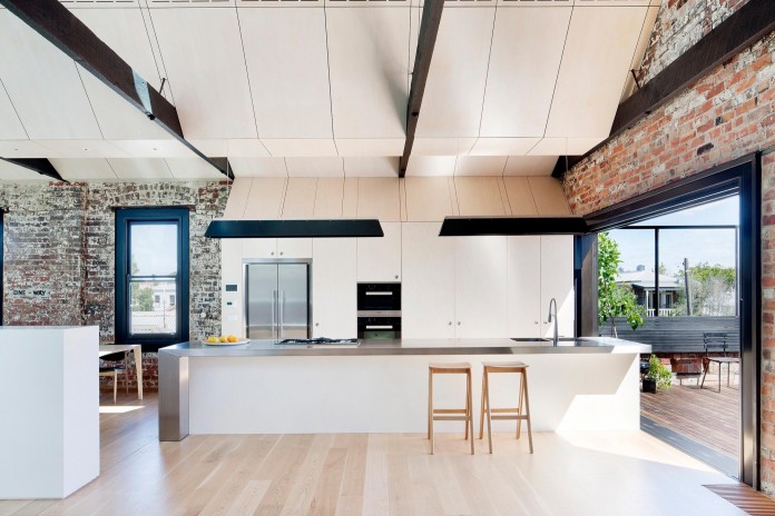 Warehouse-Converted-into-Water-Factory-Residence-in-Fitzroy-by-Andrew-Simpson-Architects-10