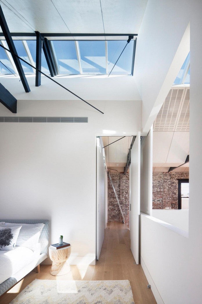 Warehouse-Converted-into-Water-Factory-Residence-in-Fitzroy-by-Andrew-Simpson-Architects-13