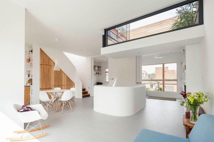 bright-interior-design-of-gransden-avenue-residence-in-london-designed-by-scenario-architecture-04