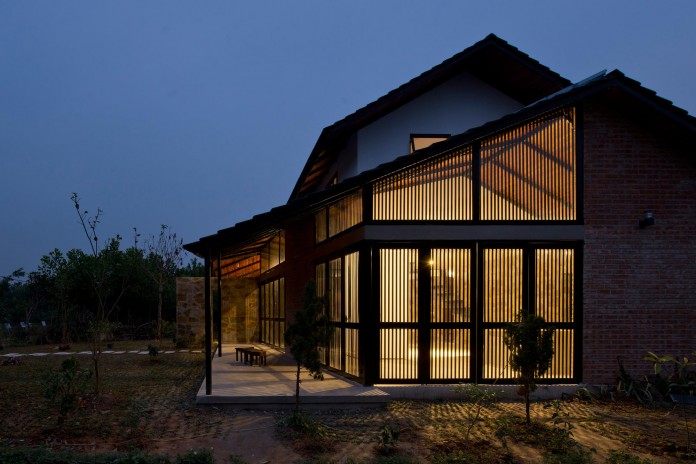 folded-roof-house-by-toob-studio-21