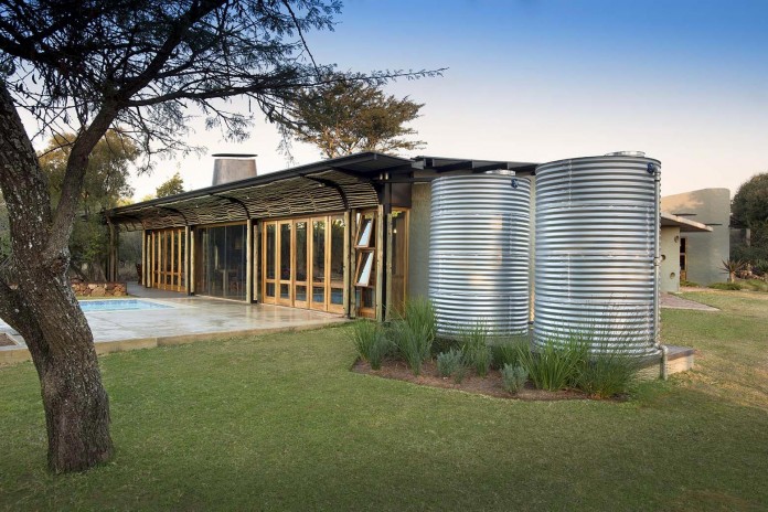 house-mouton-in-a-bushveld-estate-in-leeuwfontein-south-africa-by-earthworld-architects-09