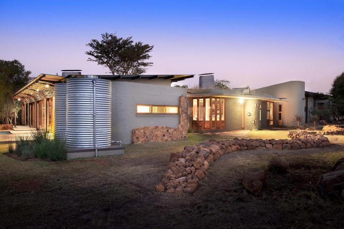 house-mouton-in-a-bushveld-estate-in-leeuwfontein-south-africa-by-earthworld-architects-21