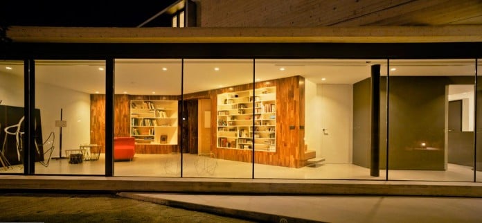 singular-crossed-house-in-la-alcayna-by-clavel-arquitectos-04