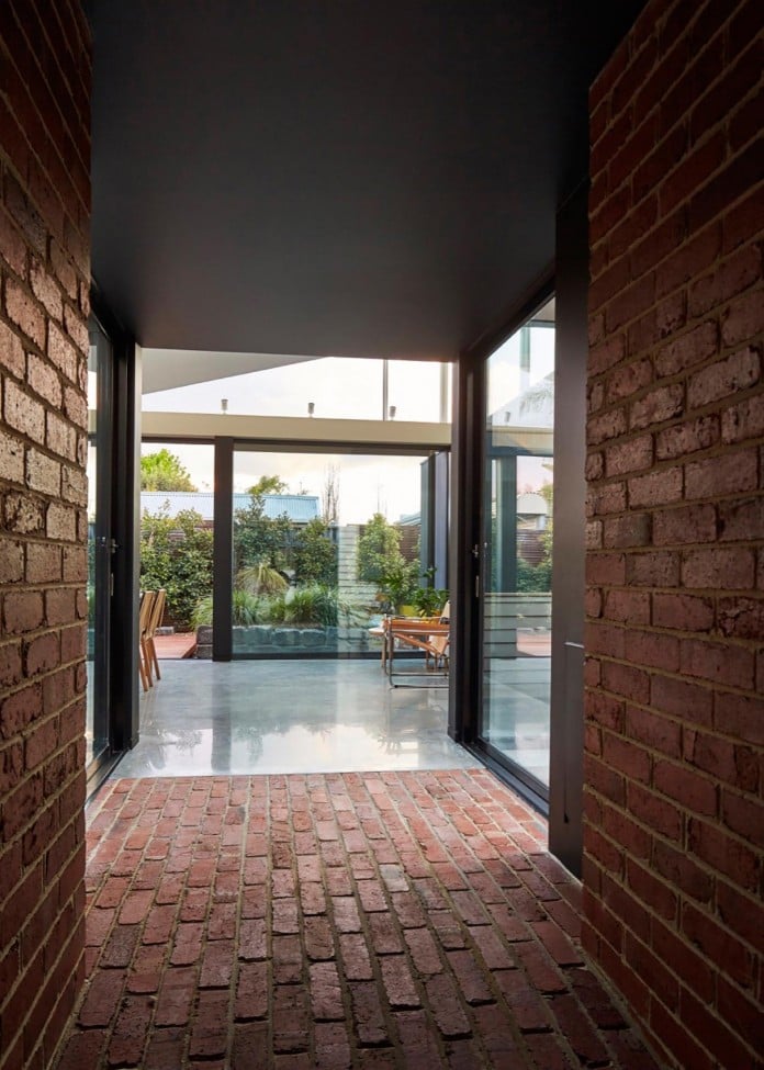 tunnel-house-a-renovation-of-a-double-fronted-cottage-in-melbourne-by-mo-do-17