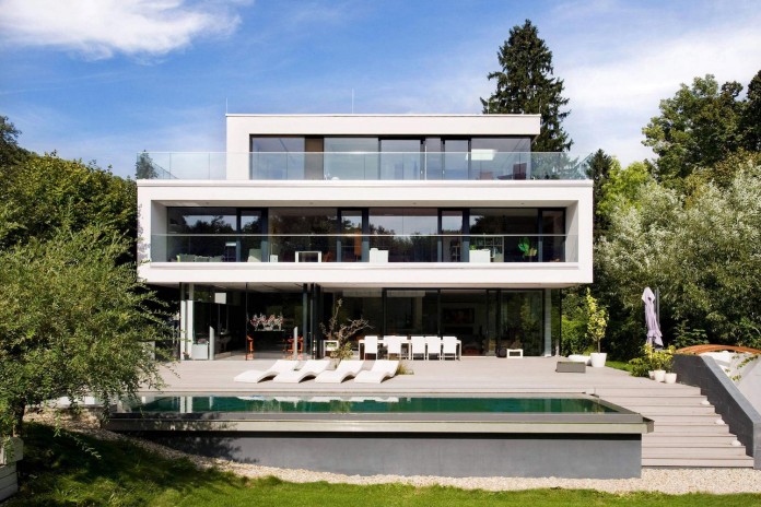 wunschhaus-architektur-designed-a-minimalist-house-in-hinterbruhl-lower-austria-01
