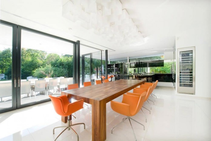 wunschhaus-architektur-designed-a-minimalist-house-in-hinterbruhl-lower-austria-07