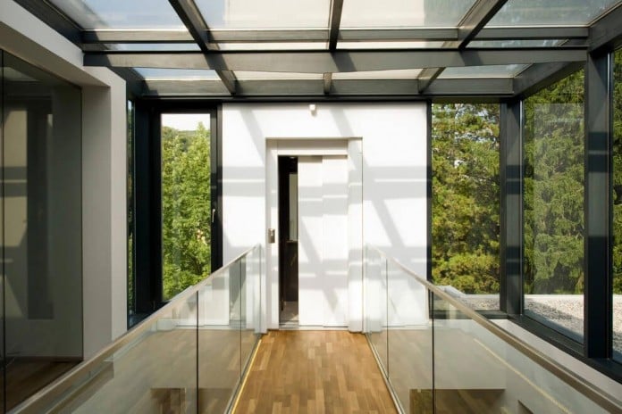 wunschhaus-architektur-designed-a-minimalist-house-in-hinterbruhl-lower-austria-08