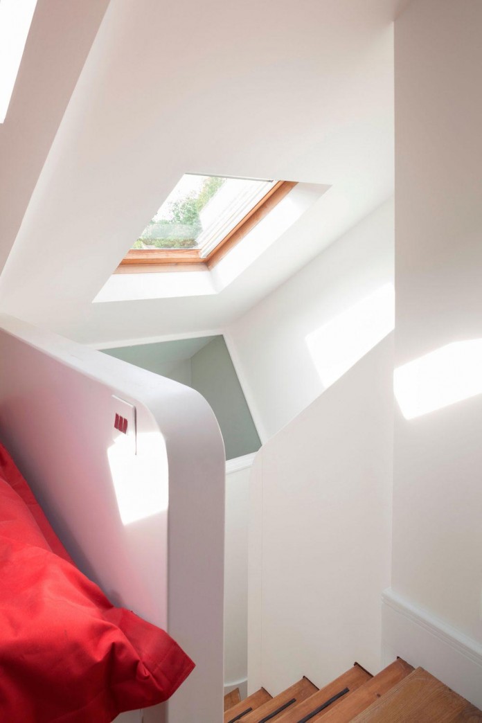 Bright-and-luminous-Cotesbach-Road-Residence-in-London-by-Scenario-Architecture-11