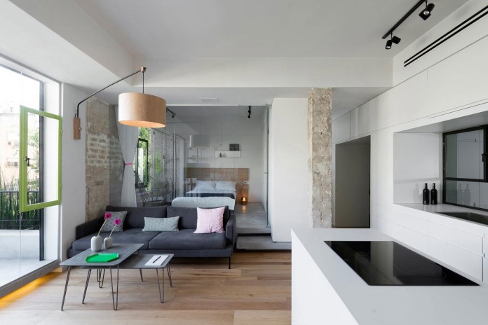 Clean-and-Minimal-Renovation-of-a-Small-Tel-Aviv-Apartment-01