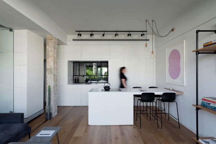 Clean-and-Minimal-Renovation-of-a-Small-Tel-Aviv-Apartment-03
