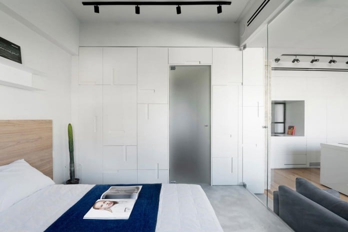 Clean-and-Minimal-Renovation-of-a-Small-Tel-Aviv-Apartment-07