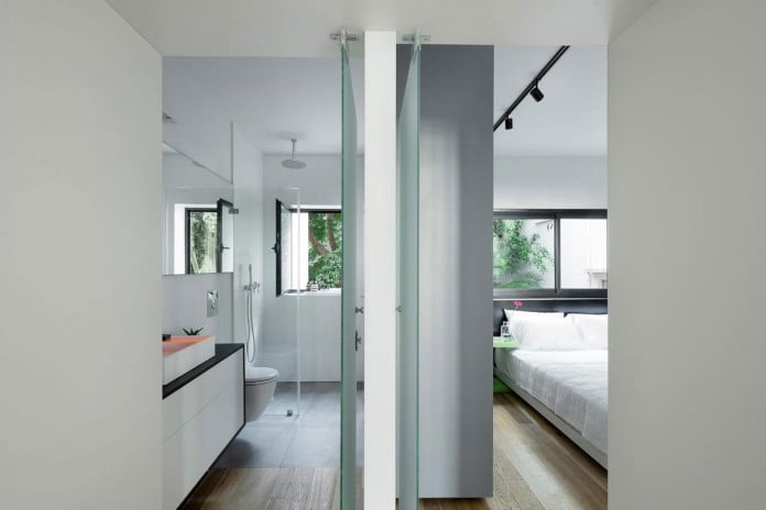 Clean-and-Minimal-Renovation-of-a-Small-Tel-Aviv-Apartment-10