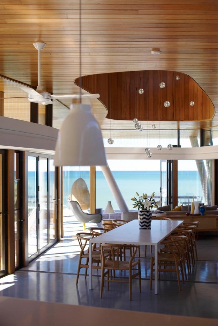 Low-ecological-impact-of-Austinmer-Family-Beach-Home-by-Alexander-Symes-Architect-10