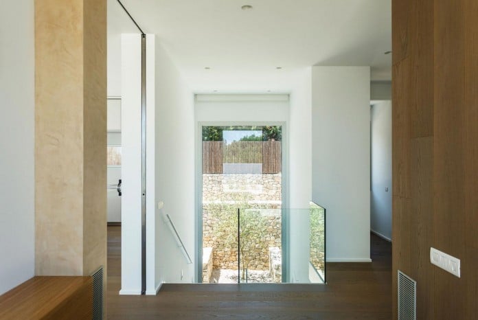 One-Story-Thomsen-House-by-Costa-Calsamiglia-Arquitecte-14