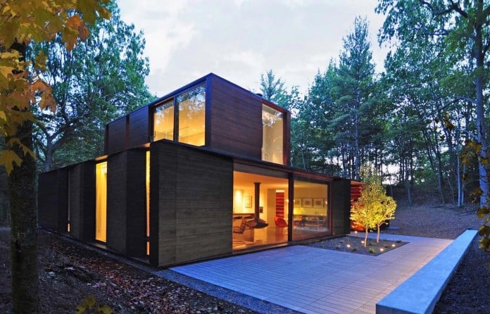 Small-Pleated-House-in-the-forrest-by-Johnsen-Schmaling-Architects-02