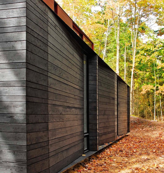 Small-Pleated-House-in-the-forrest-by-Johnsen-Schmaling-Architects-04