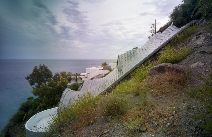 house-on-the-cliff-gilbartolome-architects-05