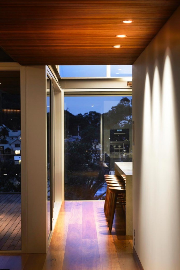 jodies-house-set-dramatic-steeply-sloping-site-views-beach-casey-brown-architects-12