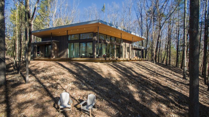 lantern-ridge-house-perched-top-wooded-knoll-hudson-valley-studio-mm-architect-02