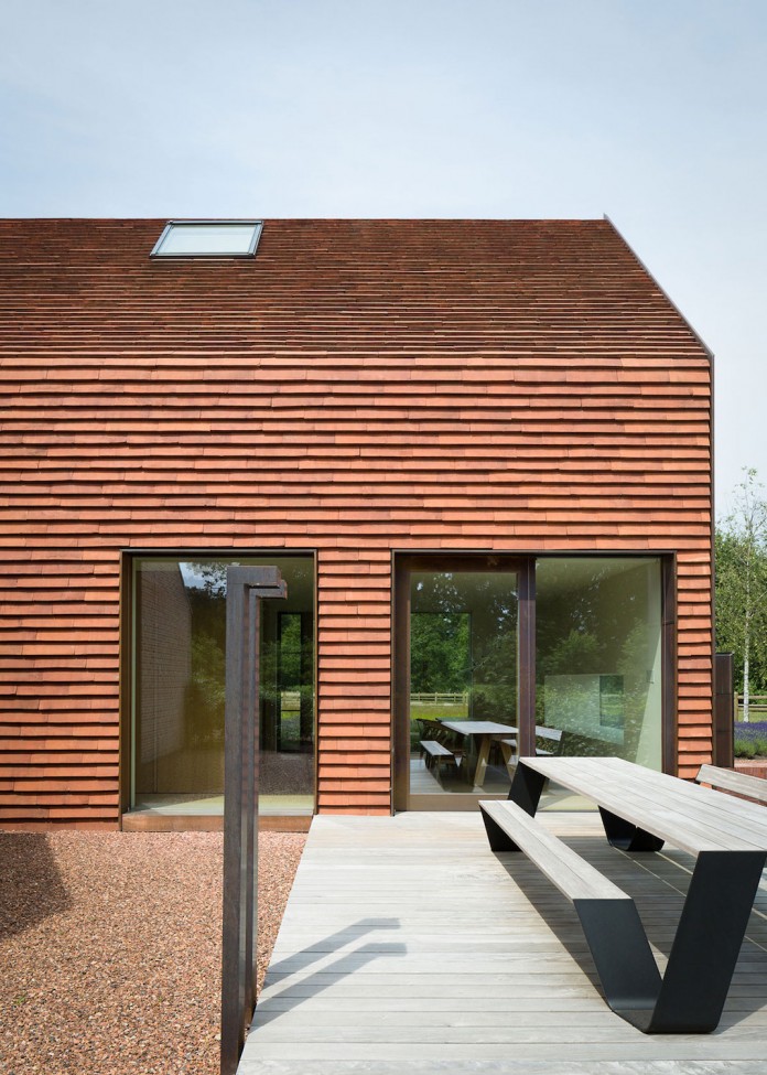 pascal-francois-architects-design-minimalist-barn-type-olmen-home-balen-belgium-04