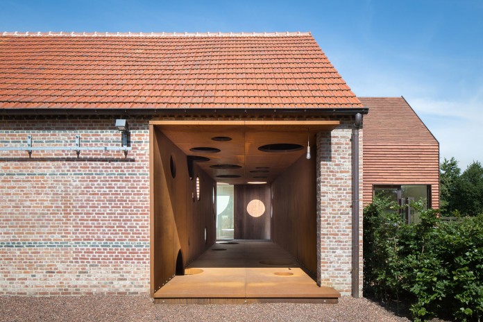 pascal-francois-architects-design-minimalist-barn-type-olmen-home-balen-belgium-05