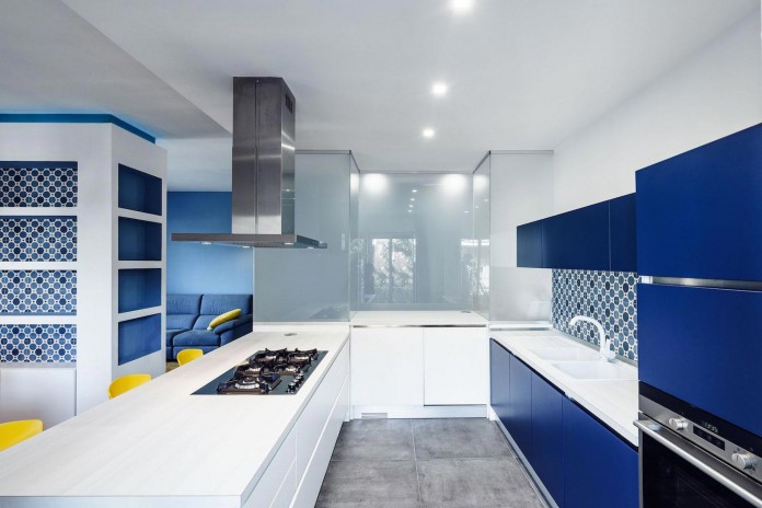 prismatic-blue-apartment-rome-italy-brain-factory-architecture-design-07