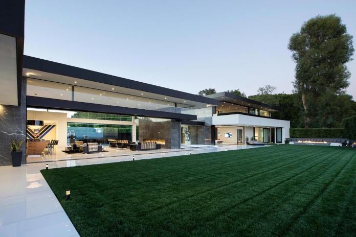 stradella-ultramodern-masterpiece-home-hollywood-hills-designed-paul-mcclean-11