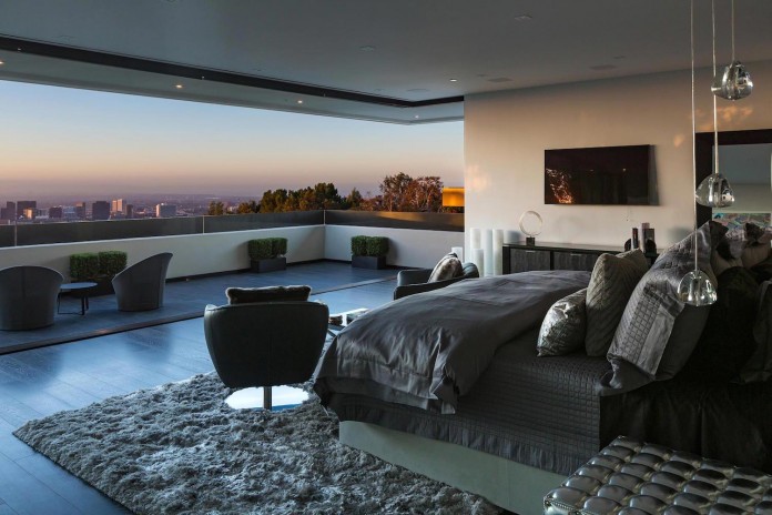 stradella-ultramodern-masterpiece-home-hollywood-hills-designed-paul-mcclean-37