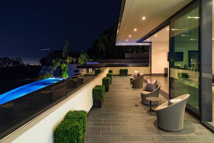 stradella-ultramodern-masterpiece-home-hollywood-hills-designed-paul-mcclean-40