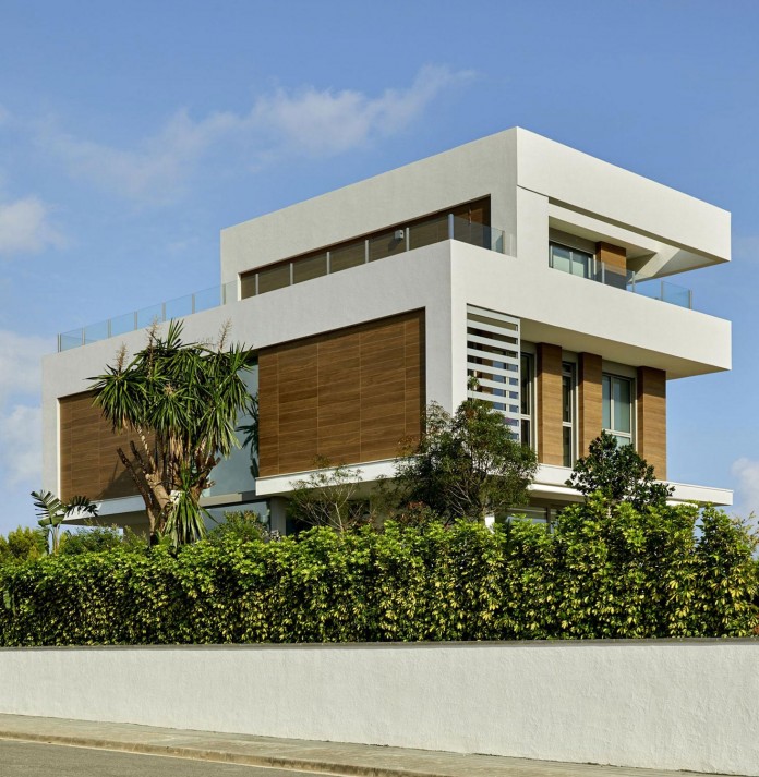 Designer-Villa-Close-to-the-Sea-02